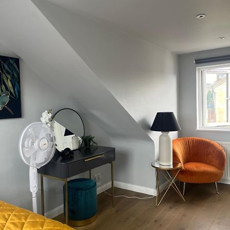 Spacious And Stylish Home Бат Екстер'єр фото