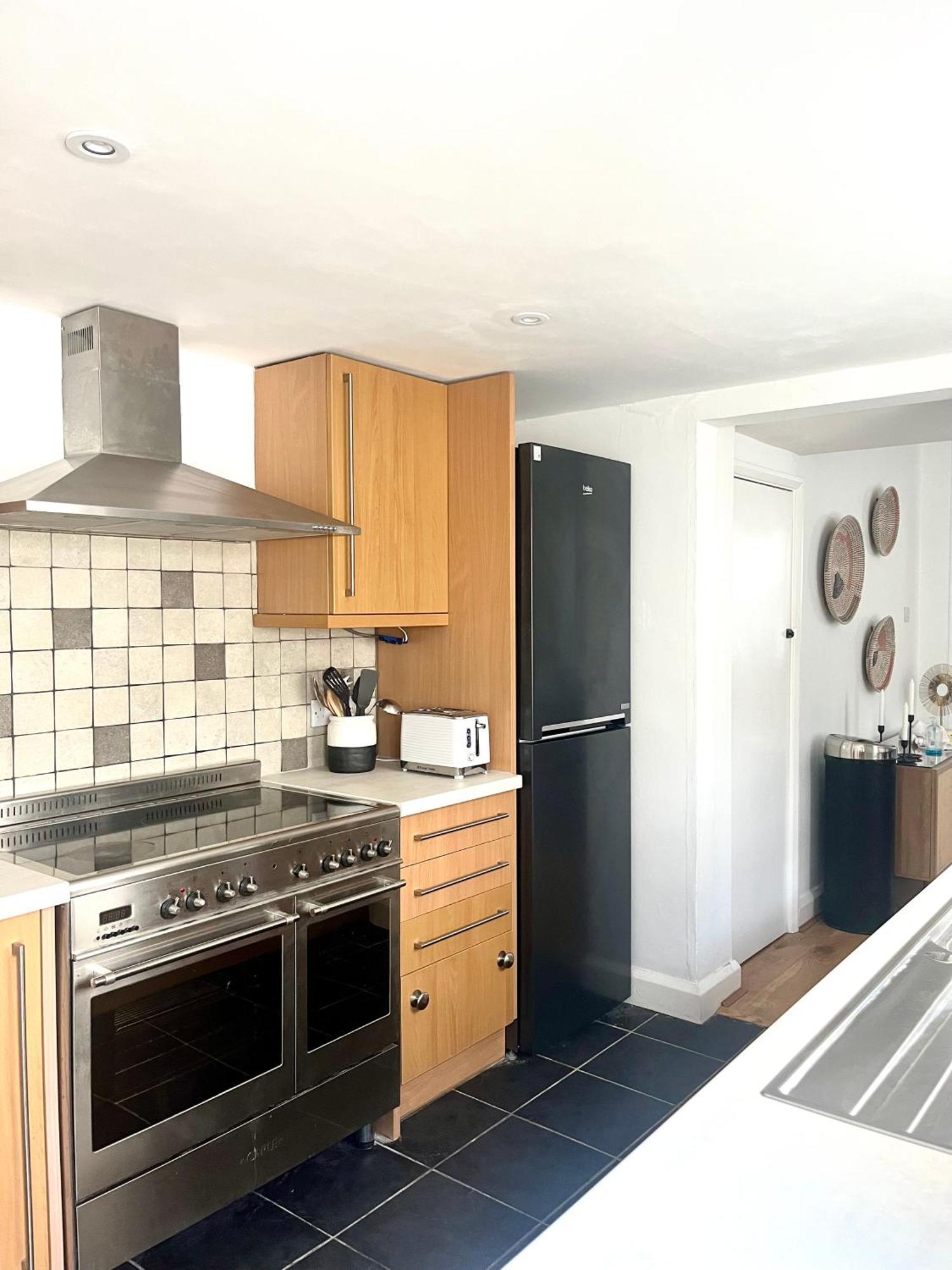 Spacious And Stylish Home Бат Екстер'єр фото